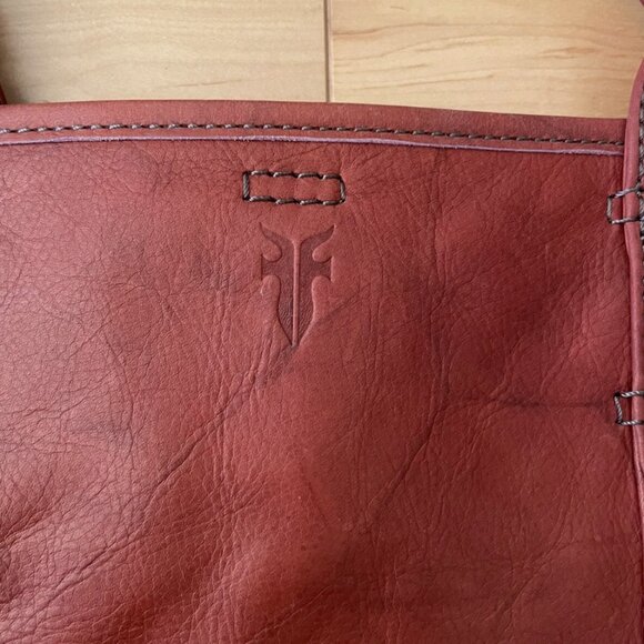Frye Campus Shopper Leather Tote NWOT - Picture 3 of 8